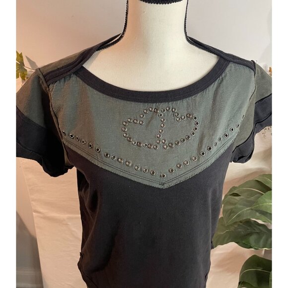 We The Free Black & Green Short Sleeve Top With Grommet Heart Design Size Small - Picture 9 of 16